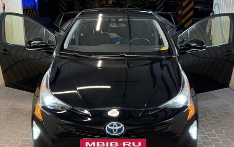 Toyota Prius IV XW50, 2016 год, 1 750 000 рублей, 16 фотография