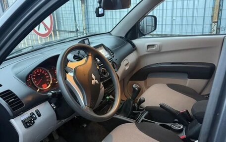 Mitsubishi L200 IV рестайлинг, 2012 год, 1 700 000 рублей, 4 фотография