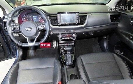 KIA Stonic, 2020 год, 1 600 000 рублей, 7 фотография