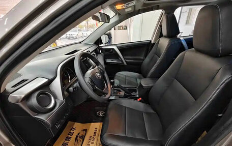 Toyota RAV4, 2016 год, 1 750 000 рублей, 5 фотография