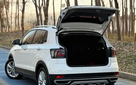 Volkswagen T-Cross I, 2022 год, 1 376 555 рублей, 8 фотография