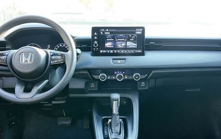 Honda Vezel, 2023 год, 1 988 000 рублей, 13 фотография