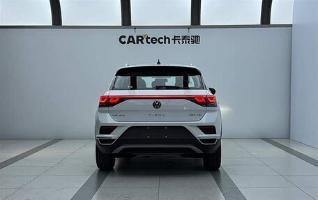 Volkswagen T-Roc I, 2023 год, 2 336 000 рублей, 4 фотография