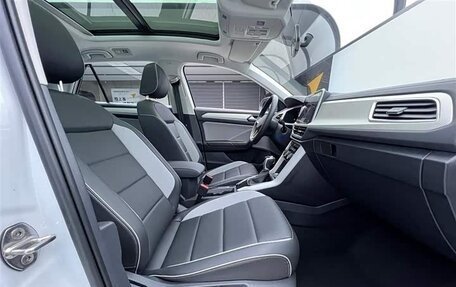 Volkswagen T-Roc I, 2023 год, 2 336 000 рублей, 11 фотография