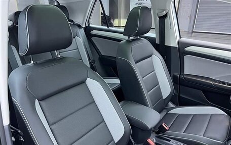 Volkswagen T-Roc I, 2023 год, 2 336 000 рублей, 15 фотография