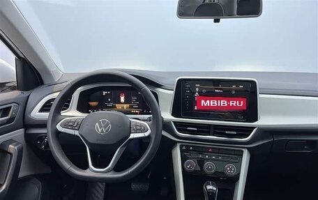 Volkswagen T-Roc I, 2023 год, 2 336 000 рублей, 16 фотография