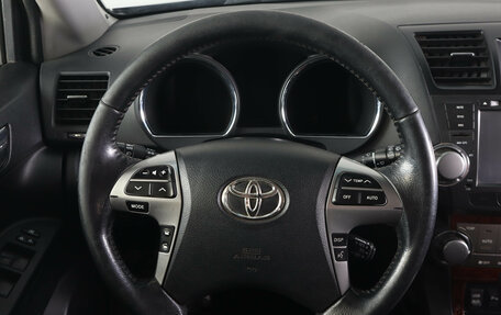 Toyota Highlander III, 2012 год, 2 149 000 рублей, 11 фотография