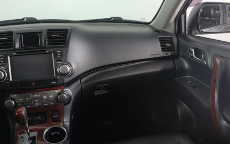 Toyota Highlander III, 2012 год, 2 149 000 рублей, 18 фотография