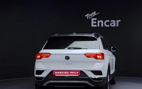 Volkswagen T-Roc I, 2022 год, 1 850 006 рублей, 4 фотография