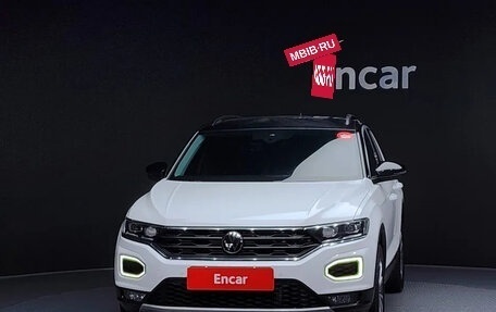 Volkswagen T-Roc I, 2022 год, 1 850 006 рублей, 3 фотография