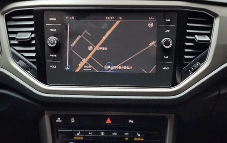 Volkswagen T-Roc I, 2022 год, 1 850 006 рублей, 11 фотография