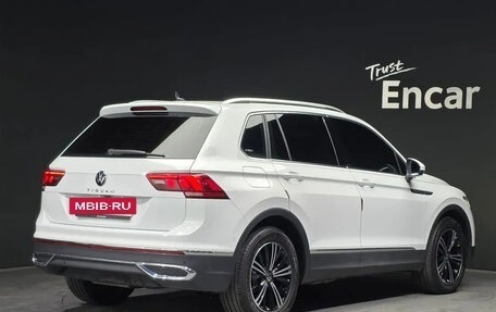 Volkswagen Tiguan II, 2021 год, 2 510 050 рублей, 3 фотография