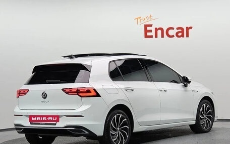 Volkswagen Golf VIII, 2022 год, 2 400 006 рублей, 2 фотография