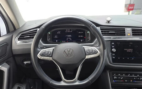 Volkswagen Tiguan II, 2022 год, 2 800 006 рублей, 10 фотография