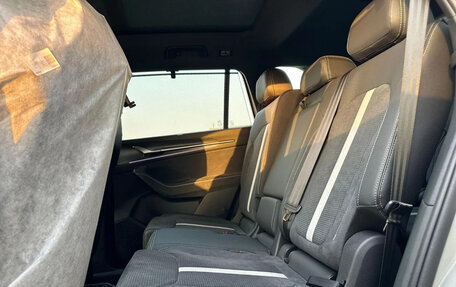 Skoda Kodiaq, 2025 год, 6 043 000 рублей, 9 фотография