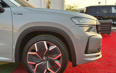 Skoda Kodiaq, 2025 год, 6 043 000 рублей, 5 фотография