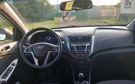 Hyundai Solaris II рестайлинг, 2015 год, 850 000 рублей, 3 фотография