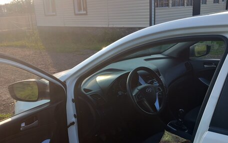 Hyundai Solaris II рестайлинг, 2015 год, 850 000 рублей, 4 фотография