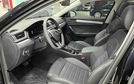 Skoda Superb III рестайлинг, 2024 год, 2 400 000 рублей, 9 фотография