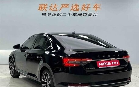 Skoda Superb III рестайлинг, 2024 год, 2 400 000 рублей, 4 фотография