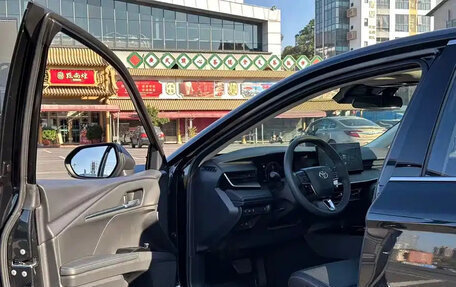 Toyota Camry, 2025 год, 3 900 125 рублей, 4 фотография