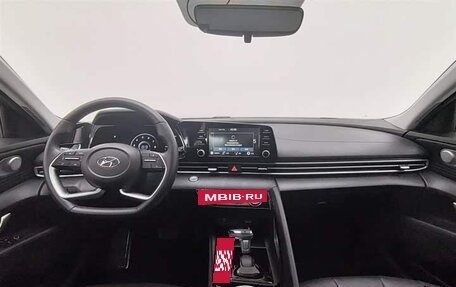 Hyundai Elantra, 2022 год, 1 234 000 рублей, 10 фотография