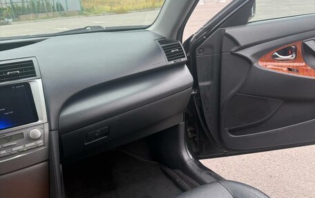 Toyota Camry, 2010 год, 999 999 рублей, 18 фотография