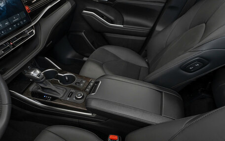 Toyota Highlander, 2025 год, 5 720 000 рублей, 21 фотография