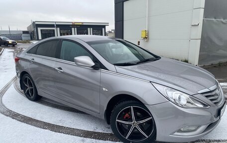 Hyundai Sonata VI, 2012 год, 940 000 рублей, 3 фотография