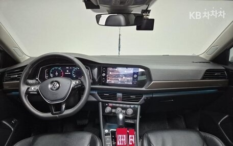 Volkswagen Jetta VII, 2022 год, 1 910 000 рублей, 5 фотография