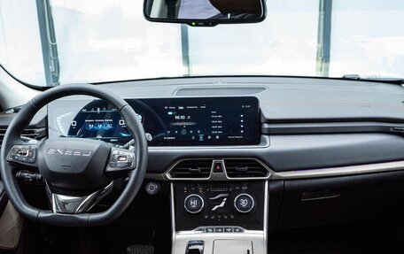 CheryExeed TXL, 2022 год, 2 300 000 рублей, 17 фотография