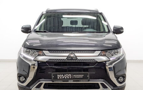 Mitsubishi Outlander III рестайлинг 3, 2021 год, 2 570 000 рублей, 2 фотография