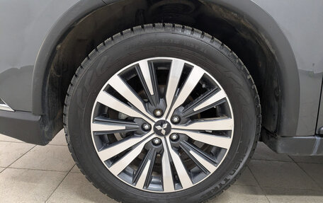 Mitsubishi Outlander III рестайлинг 3, 2021 год, 2 570 000 рублей, 12 фотография