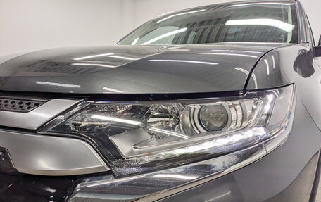 Mitsubishi Outlander III рестайлинг 3, 2021 год, 2 570 000 рублей, 11 фотография