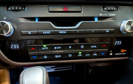 Lexus RX IV рестайлинг, 2018 год, 4 600 000 рублей, 25 фотография