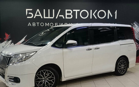 Toyota Esquire I, 2015 год, 2 050 000 рублей, 1 фотография