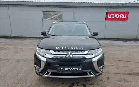 Mitsubishi Outlander III рестайлинг 3, 2019 год, 2 690 000 рублей, 2 фотография