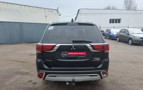 Mitsubishi Outlander III рестайлинг 3, 2019 год, 2 690 000 рублей, 6 фотография