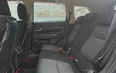 Mitsubishi Outlander III рестайлинг 3, 2019 год, 2 690 000 рублей, 12 фотография