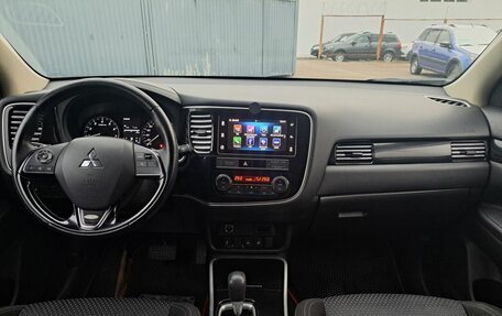 Mitsubishi Outlander III рестайлинг 3, 2019 год, 2 690 000 рублей, 14 фотография