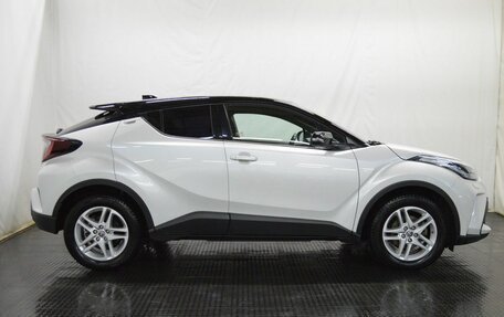 Toyota C-HR I рестайлинг, 2022 год, 2 890 000 рублей, 4 фотография