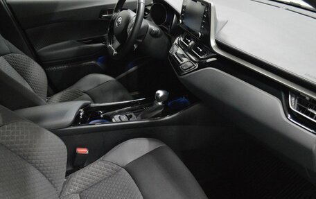 Toyota C-HR I рестайлинг, 2022 год, 2 890 000 рублей, 12 фотография