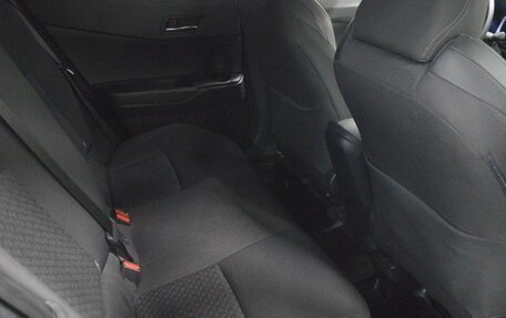 Toyota C-HR I рестайлинг, 2022 год, 2 890 000 рублей, 13 фотография