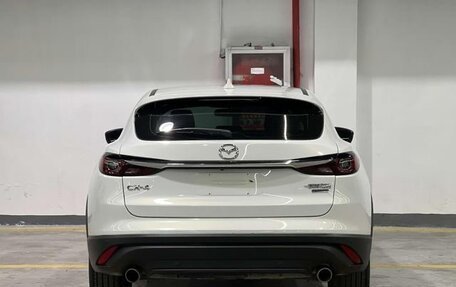Mazda CX-4, 2022 год, 1 730 000 рублей, 5 фотография