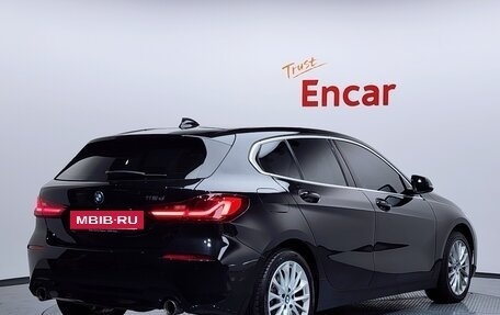 BMW 1 серия, 2021 год, 1 800 000 рублей, 5 фотография