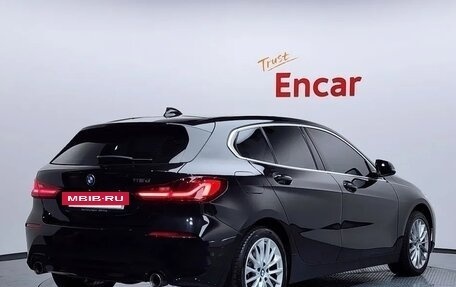 BMW 1 серия, 2021 год, 1 800 000 рублей, 4 фотография