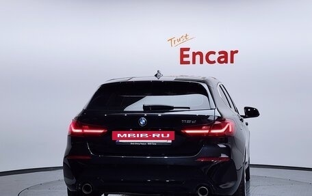 BMW 1 серия, 2021 год, 1 800 000 рублей, 6 фотография