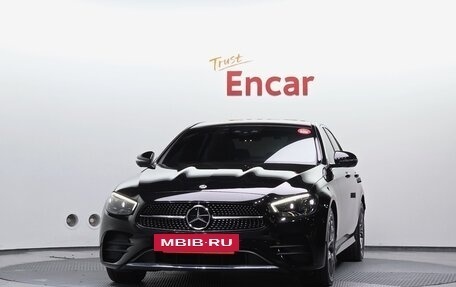 Mercedes-Benz E-Класс, 2022 год, 4 900 000 рублей, 3 фотография