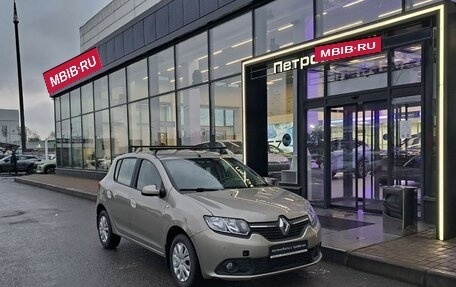 Renault Sandero II рестайлинг, 2015 год, 798 000 рублей, 1 фотография
