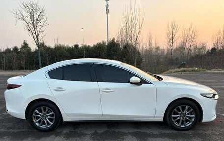 Mazda 3, 2022 год, 1 260 000 рублей, 8 фотография